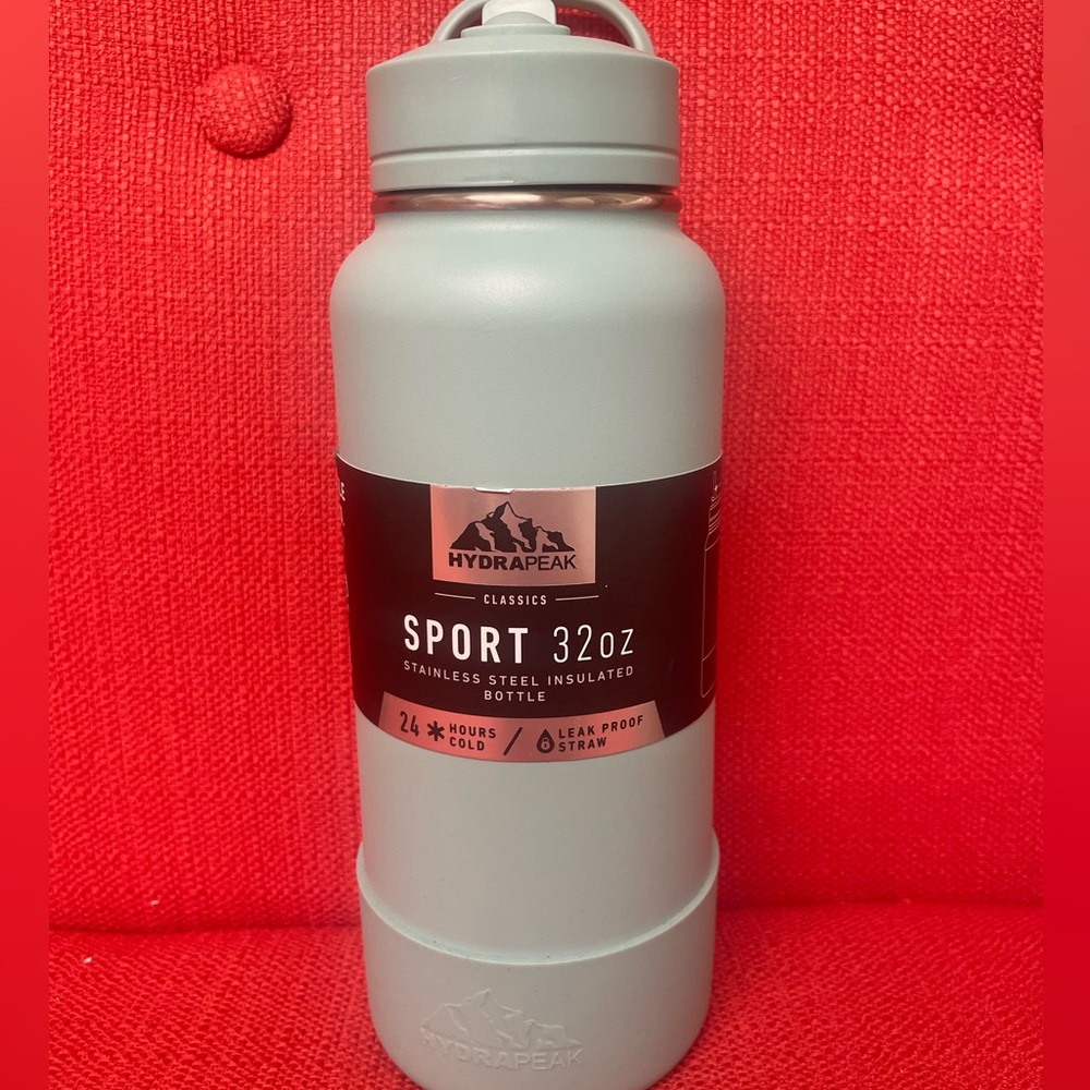 32 oz insulated water bottle with matching straw and rubber boot